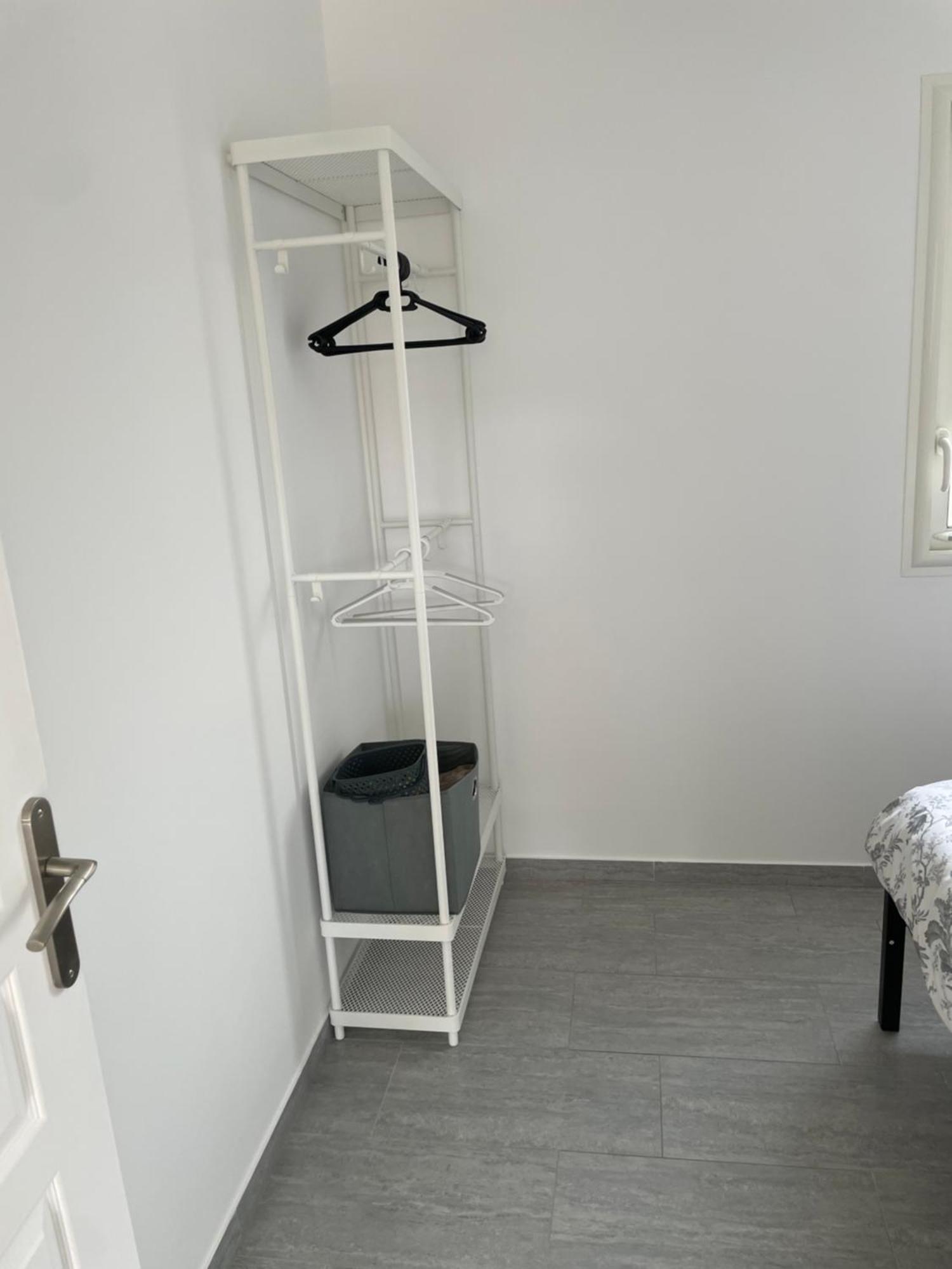 Appartement T2 Avec Terrasse Et Cour Clavaillan Exterior foto
