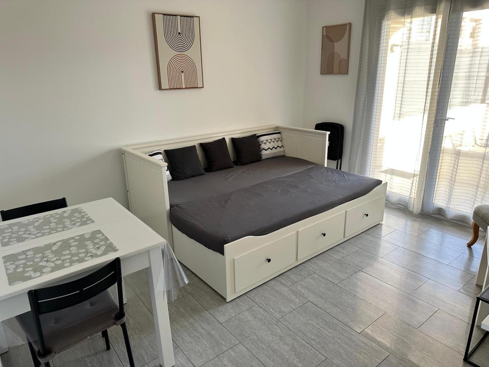 Appartement T2 Avec Terrasse Et Cour Clavaillan Exterior foto