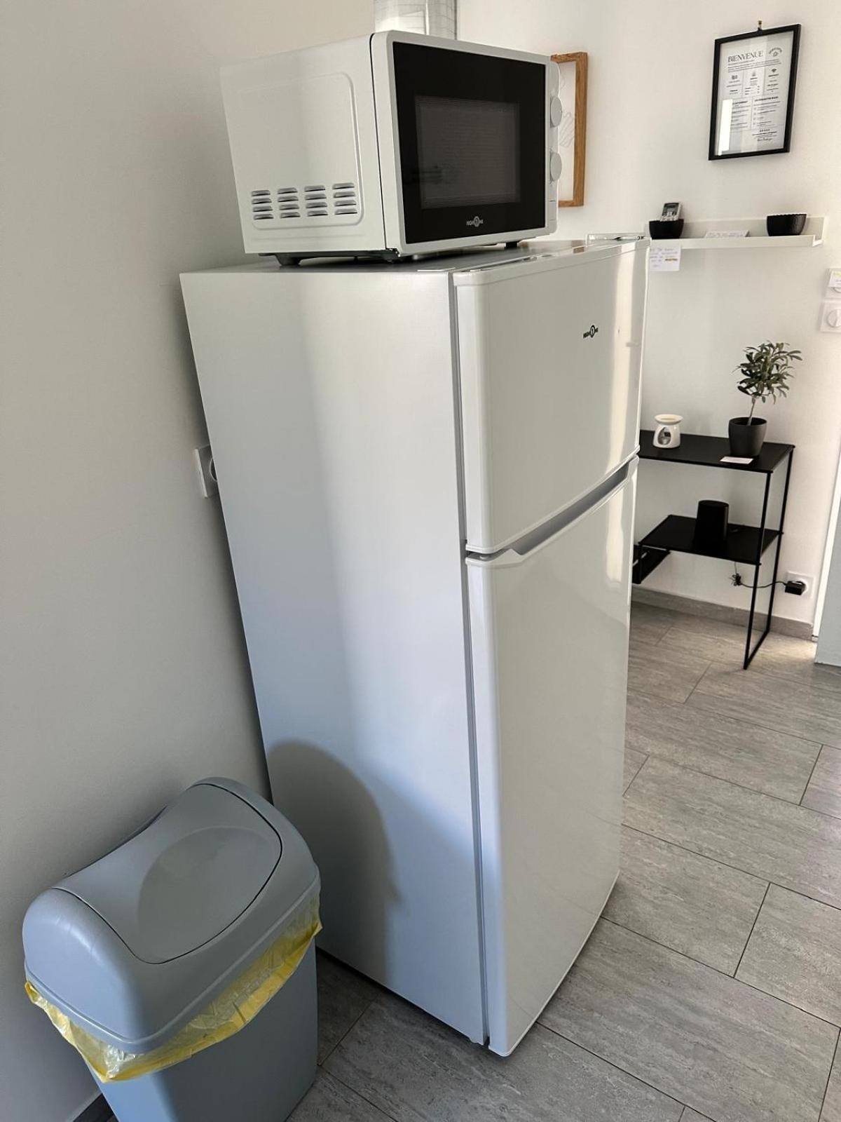 Appartement T2 Avec Terrasse Et Cour Clavaillan Exterior foto